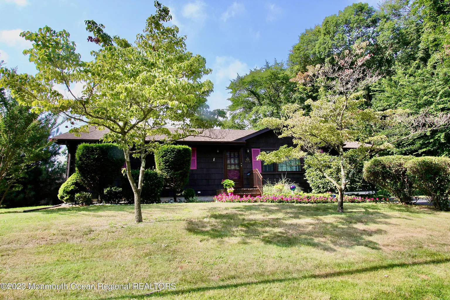 404 Westwood Place photo 1