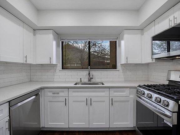 2nd image of 76 Rosewood Dr