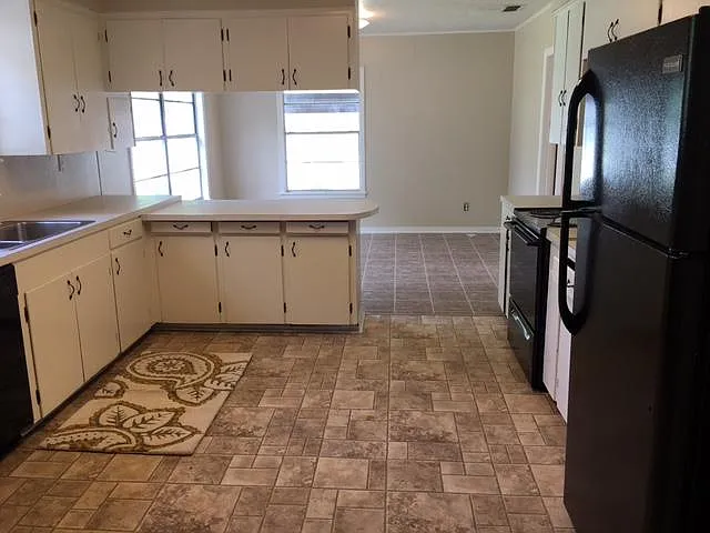 3 bed, 1092 sqft, $1,150 — Photo 1