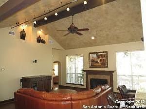 3rd image of 804 Sendera St