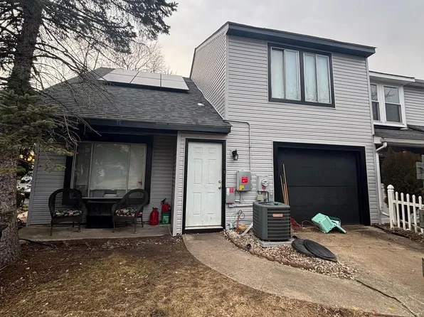 2 Procyon Rd, Turnersville, NJ 08012