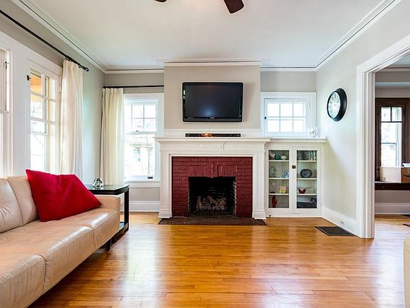 5th image of 112 E Schantz Ave