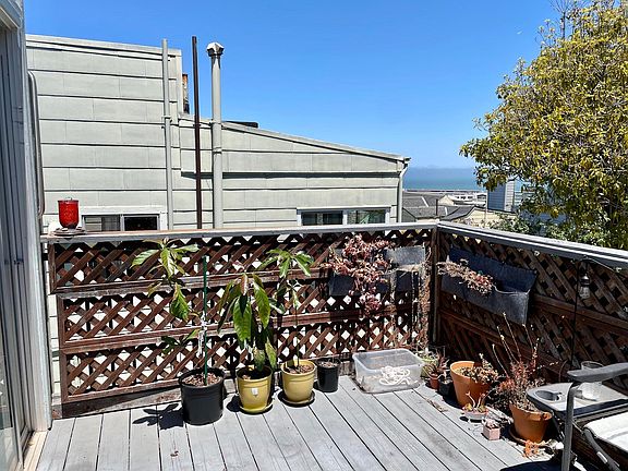 3rd image of 2638 Hyde St #B