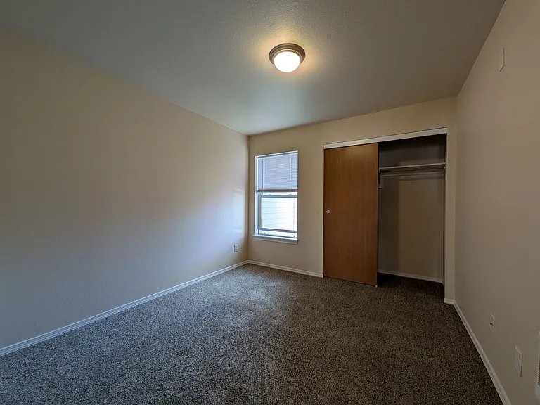 Wellesley Park Apartments — Photo 65