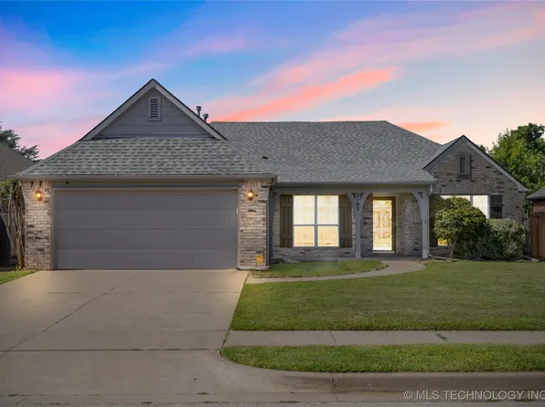 2103 W F Ct, Jenks, OK 74037