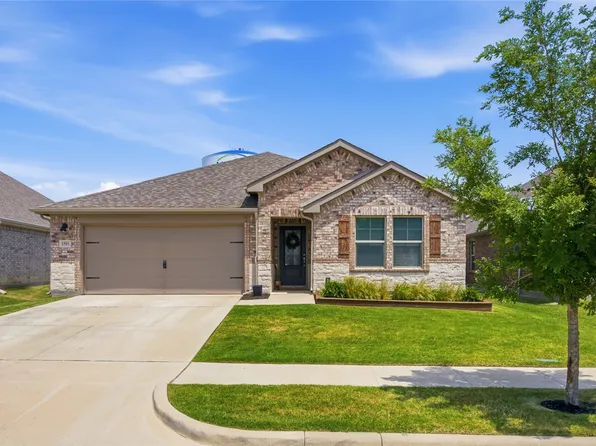 1501 Pleasant Knoll Trl, Aubrey, TX 76227