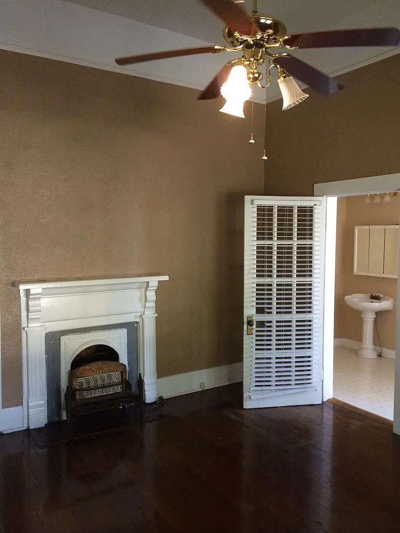 3 bedroom, 2 bath Historic Home Near Downtown Valdosta — Photo 4