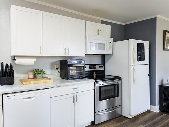 5th image of 406 Jenkins Rd