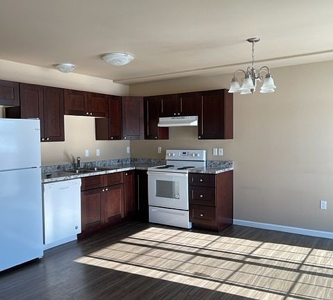 2nd image of 2000 Sunlit Fields Ct #B