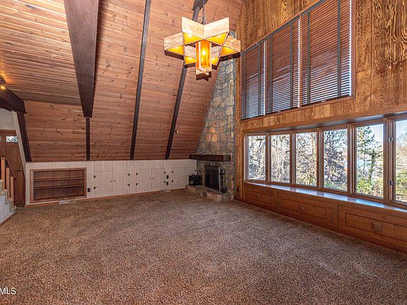 3rd image of 4344 Fox Hills Dr