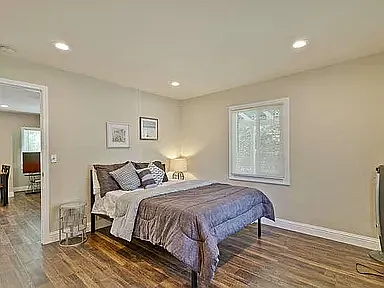 60 W Hookston Rd — Photo 11