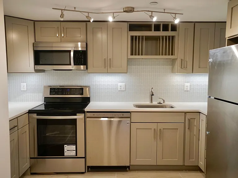 2515 University Pl NW #B — Photo 1