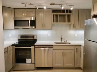 2515 University Pl NW APT B, Washington, DC 20009