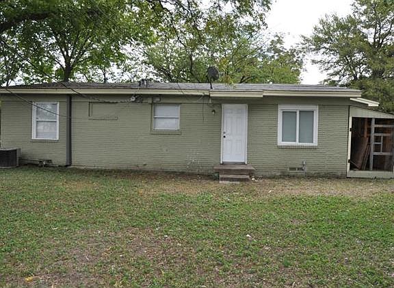 3rd image of 10737 Benbrook Dr