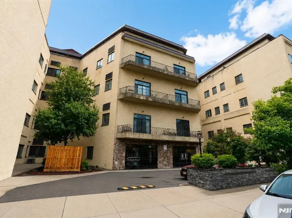 75 Liberty Ave Unit D19, Jersey City, NJ 07306