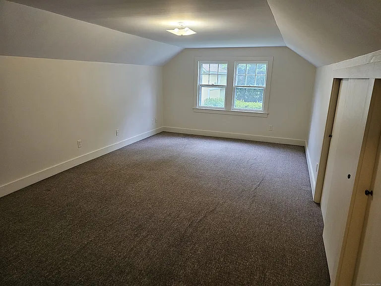 17 Pleasant St — Photo 8