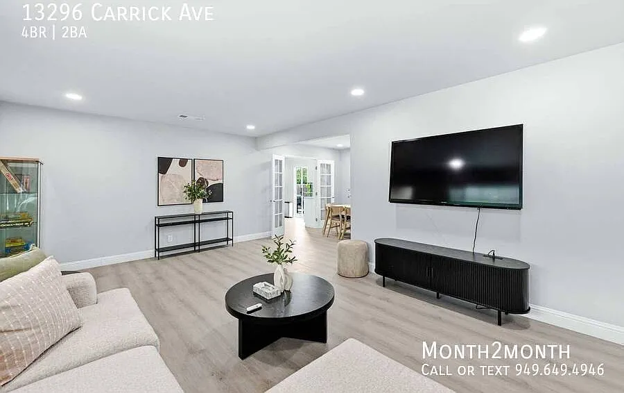 Elegant Living on Carrick Ave — Photo 3