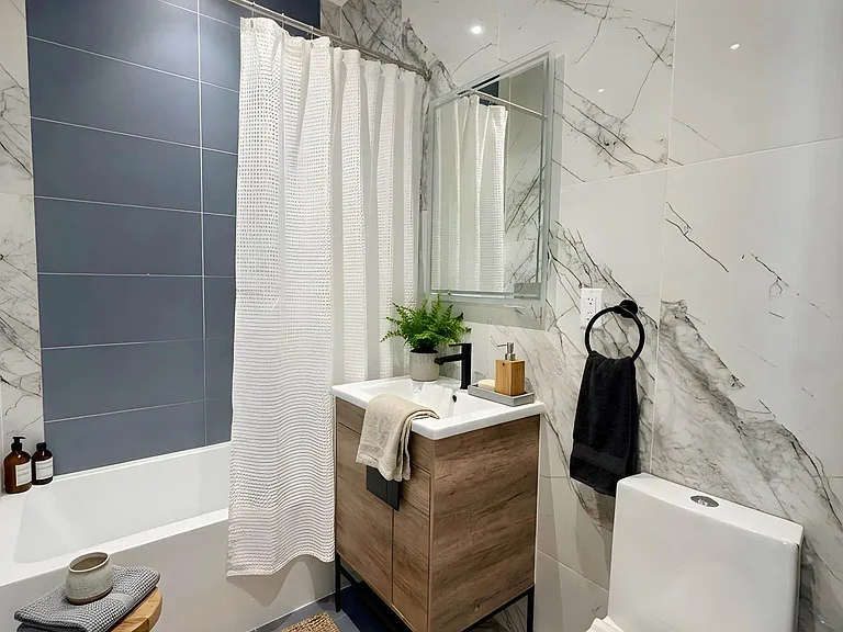 221 S 4th St #3R — Photo 8