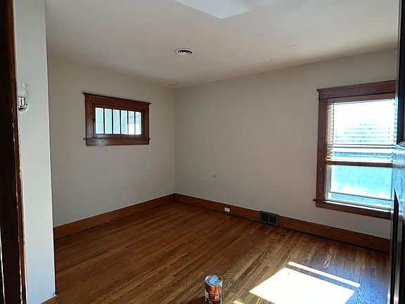 4th image of 367 Schenck St APT 1