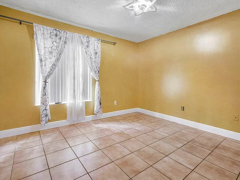 2780 Norfolk Pine Ct — Photo 18