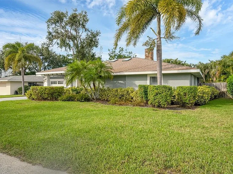 416 Sunset Dr — Photo 37