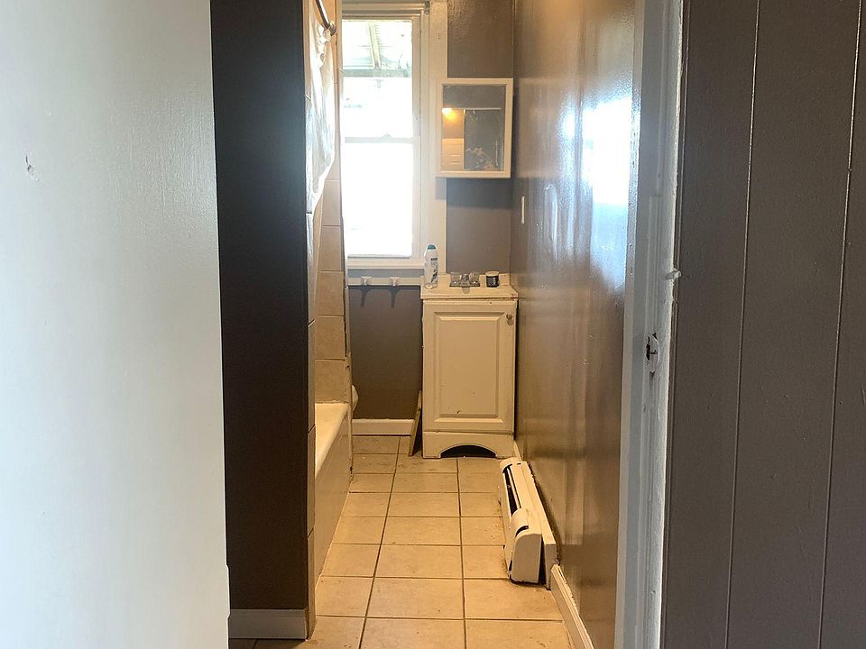 1st image of 216 N 8th Ave APT 2