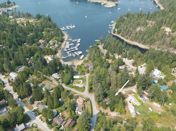 13032 Narrows Rd, Sunshine Coast, BC V0N 2H1