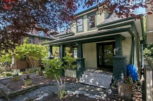 910 E Miller St — Photo 8