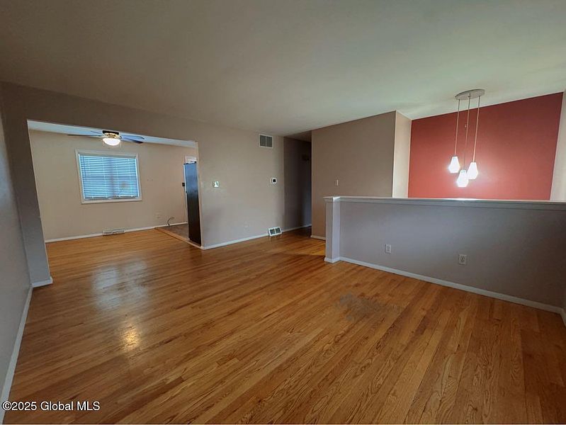4th image of 22 Holly Boulevard