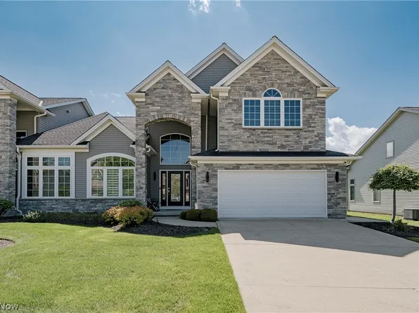 455 Dornoch Ln, Highland Heights, OH 44143