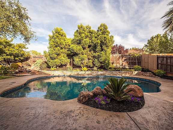 4th image of 1389 Marsden Ct