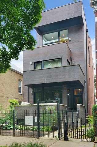 1st image of 936 N Winchester Ave #3