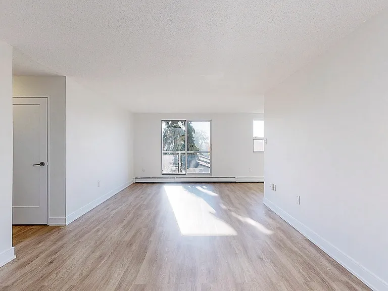 746 Fanshawe Park Rd E — Photo 5