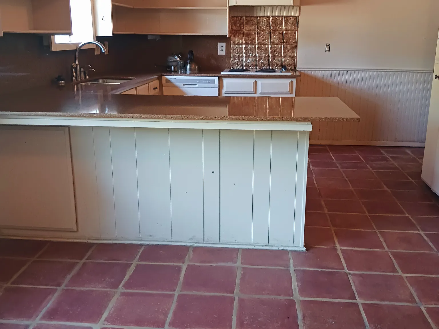 4 bed, 2330 sqft, $1,900 — Photo 3