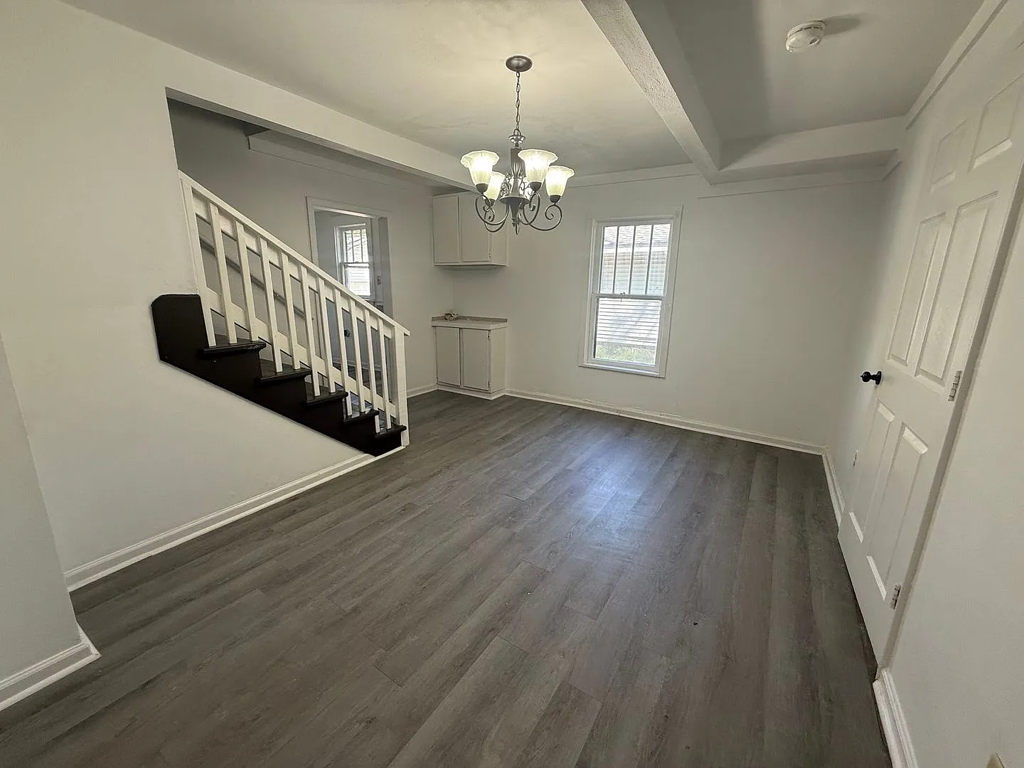 3 bedroom 2 full bathroom available now! — Photo 3