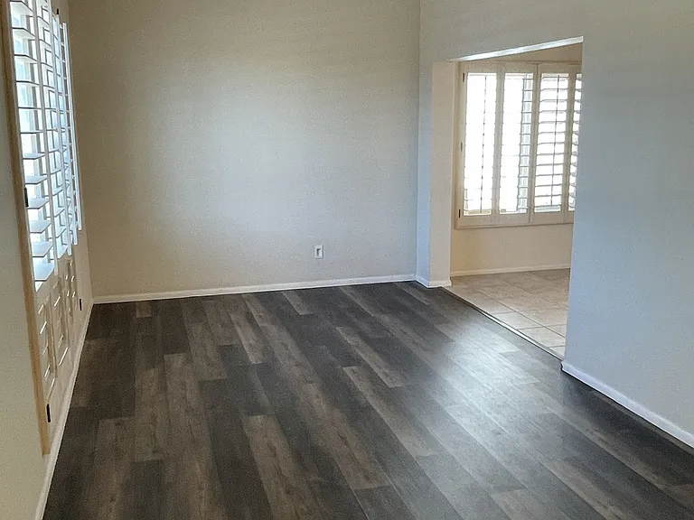 1014 E Michelle Dr — Photo 15