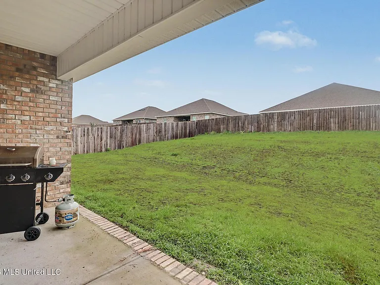 4981 Fern Dr — Photo 22