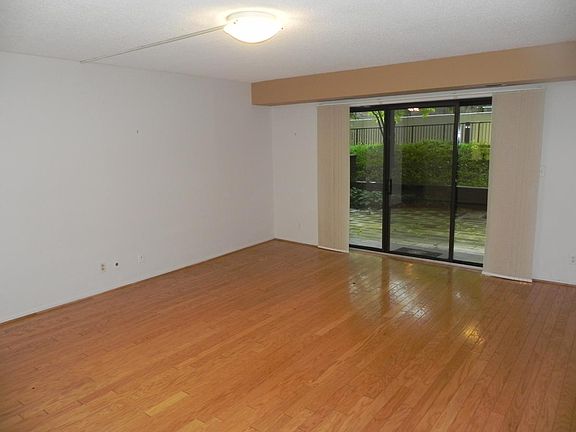 3rd image of 1600 N Oak St APT 233