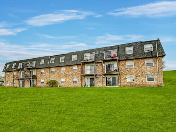 8476 W 103rd Ter #15107, Palos Hills, IL 60465