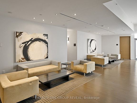 5th image of 2191 Yonge St #3707