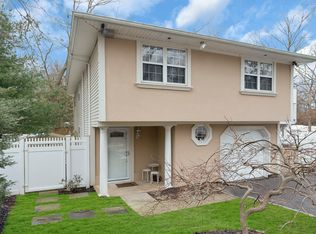 5 Krispin Pl, East Setauket, NY 11733