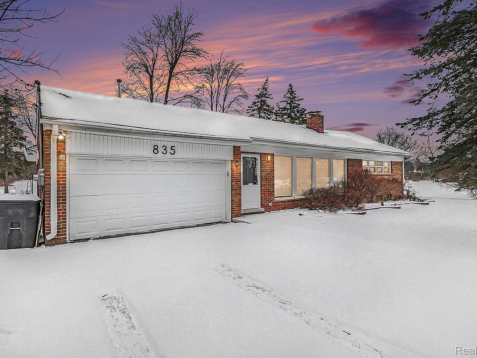 1st image of 835 E Square Lake Rd