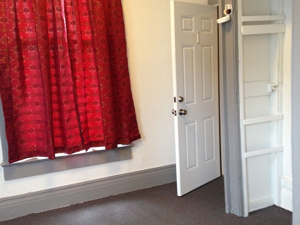 2nd image of 1201 Everett Ave APT 1