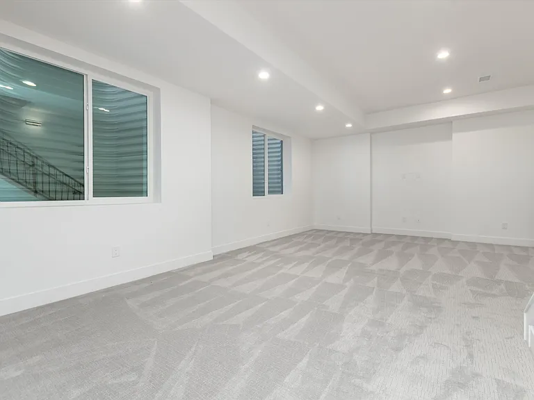 2088 Eliot St — Photo 32