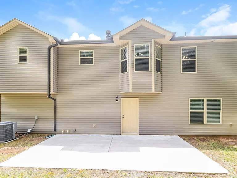 223 Comet Ct — Photo 17