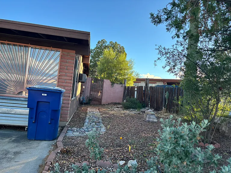 E 2nd Pl — Photo 20