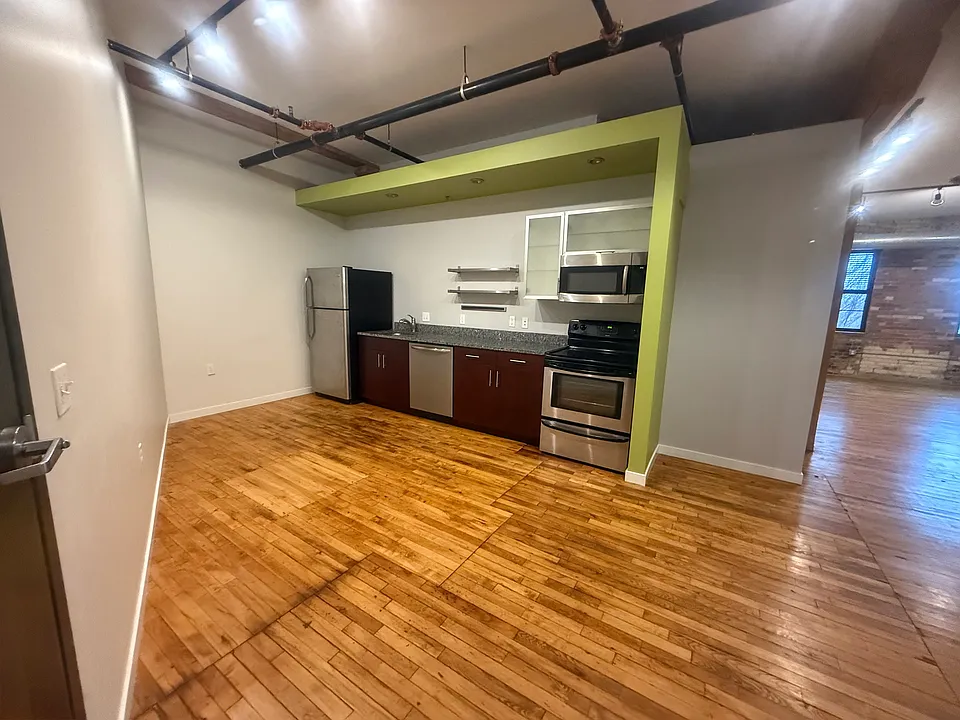 146 S River Ave #104