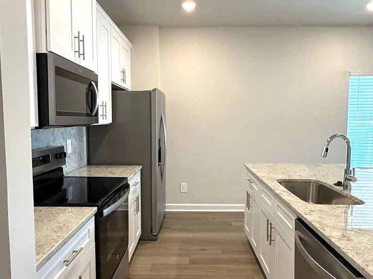 125 Utility Ln #F — Photo 5