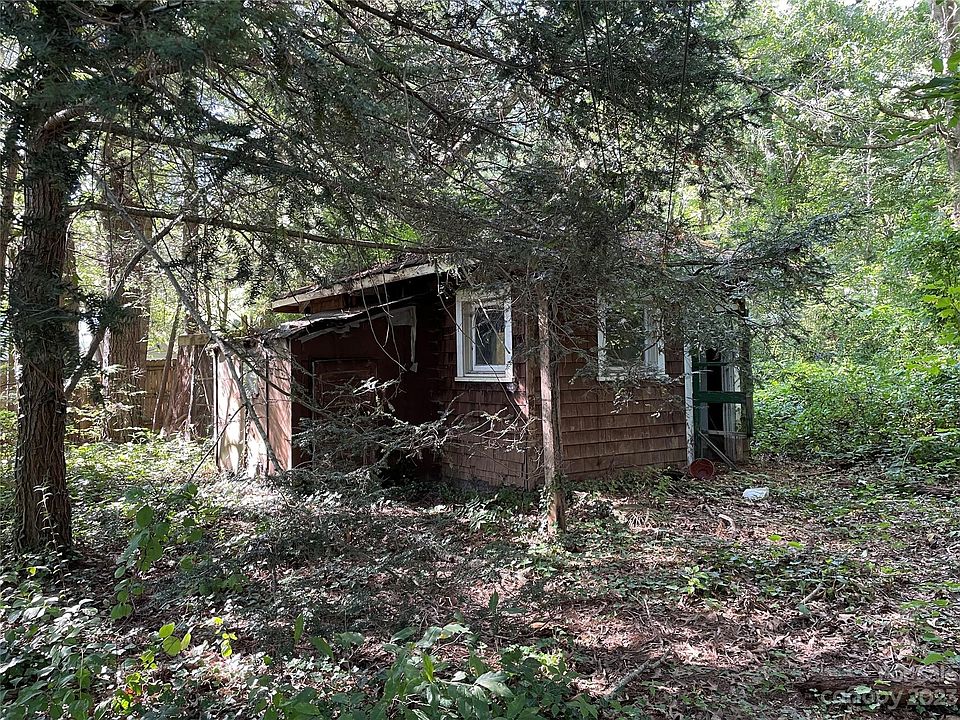 2nd image of 105 Pine Hill Dr