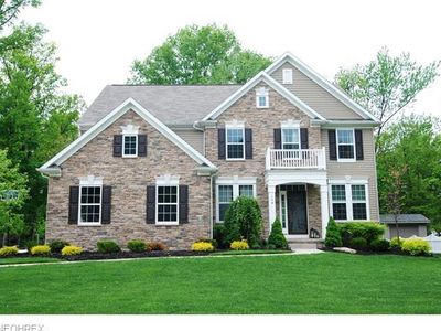 154 Centennial Dr, Avon Lake, OH, 44012